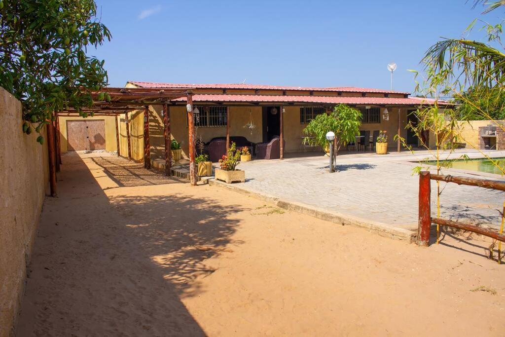 Tropical Escape With Poolside. Villa Ponta do Ouro Exterior photo